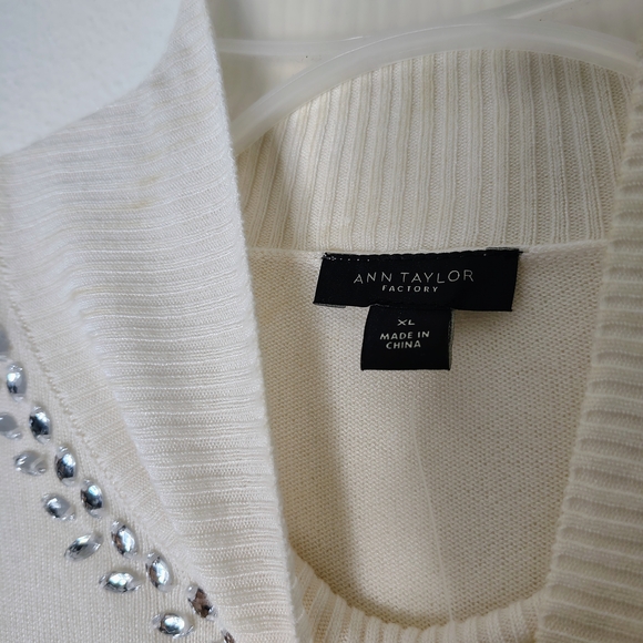 Ann Taylor Factory Embellished Crew Neck Sweater Ivory XL NWT - Yellow Stains - - Picture 10 of 14